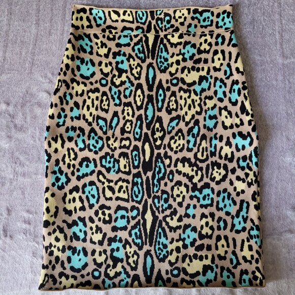 BCBG MaxAzria + tag bodycon skirts - Picture 3 of 4